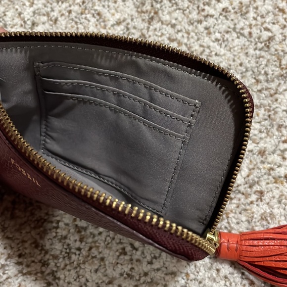 Fossil Leather Burgundy Wristlet - Picture 3 of 5
